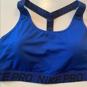 Nike Pro Sports Bra